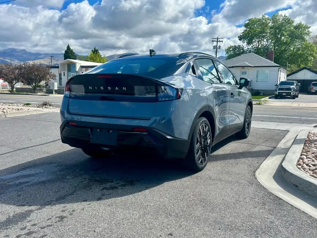 2026 Nissan Leaf Platinum+ photo 5