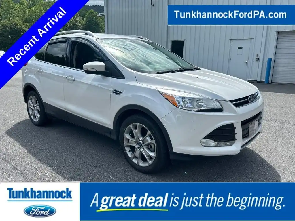 2016 Ford Escape Titanium's photo