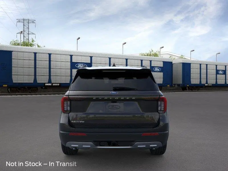 2026 Ford Explorer Active w/100A Pkg photo 5