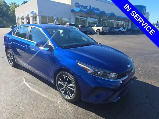 2024 Kia Forte LXS Auto's photo