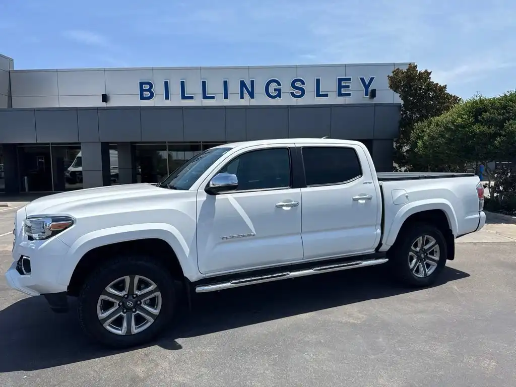 2019 Toyota Tacoma Limited Double Cab 4WD V6 Auto Short Bed's photo