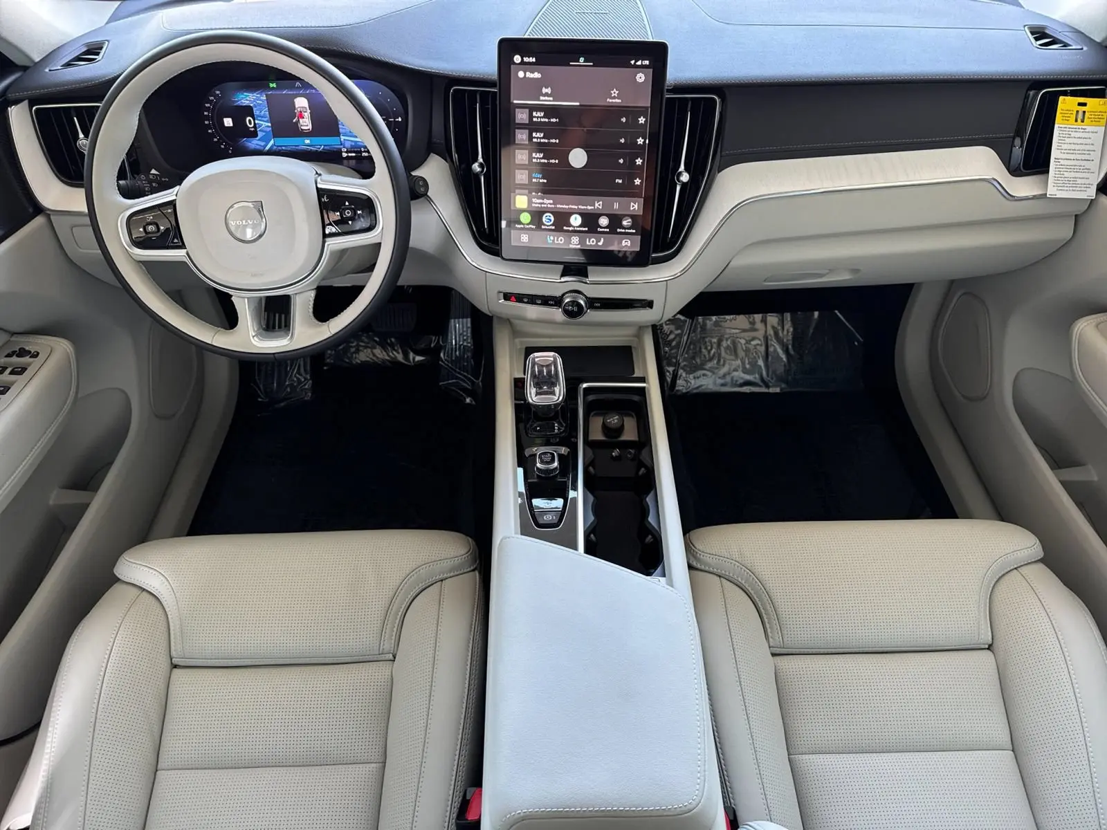 2026 Volvo XC60 T8 Ultra Dark AWD photo 3