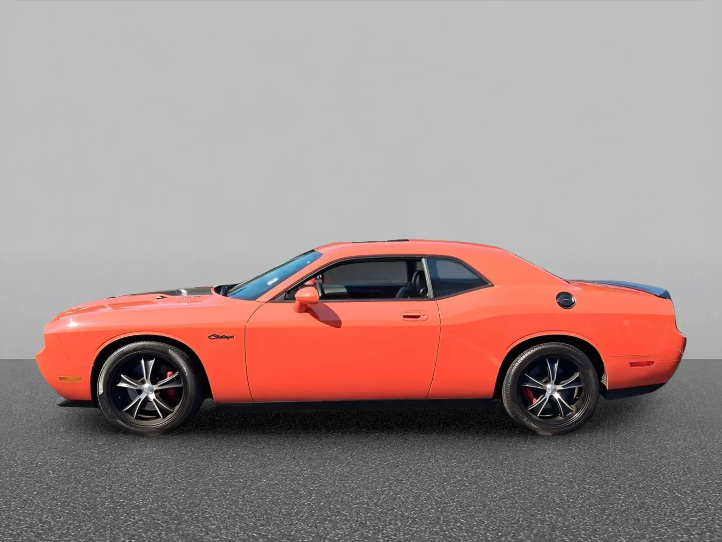 2009 Dodge Challenger SRT8 photo 3