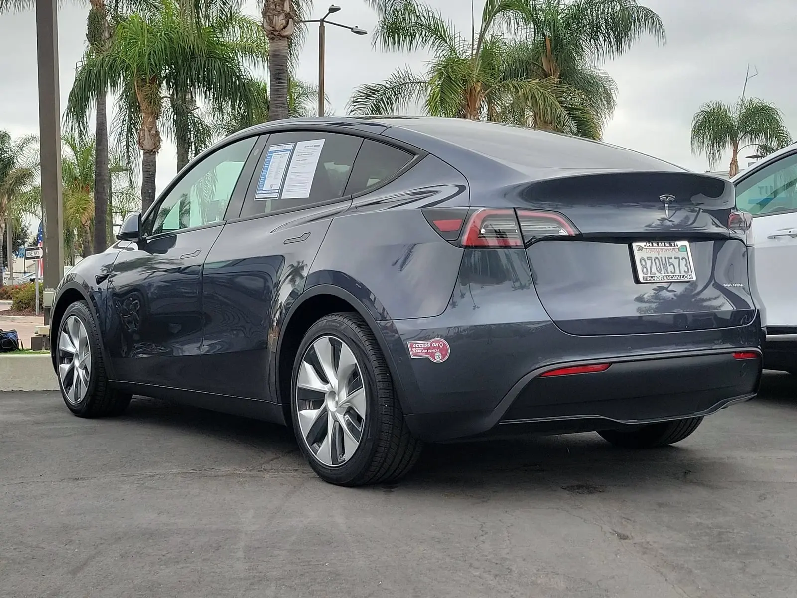 2022 Tesla Model Y Long Range Dual Motor AWD photo 5