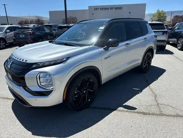 2025 Mitsubishi Outlander Plug-in Hybrid SEL Black Edition S-AWC's photo