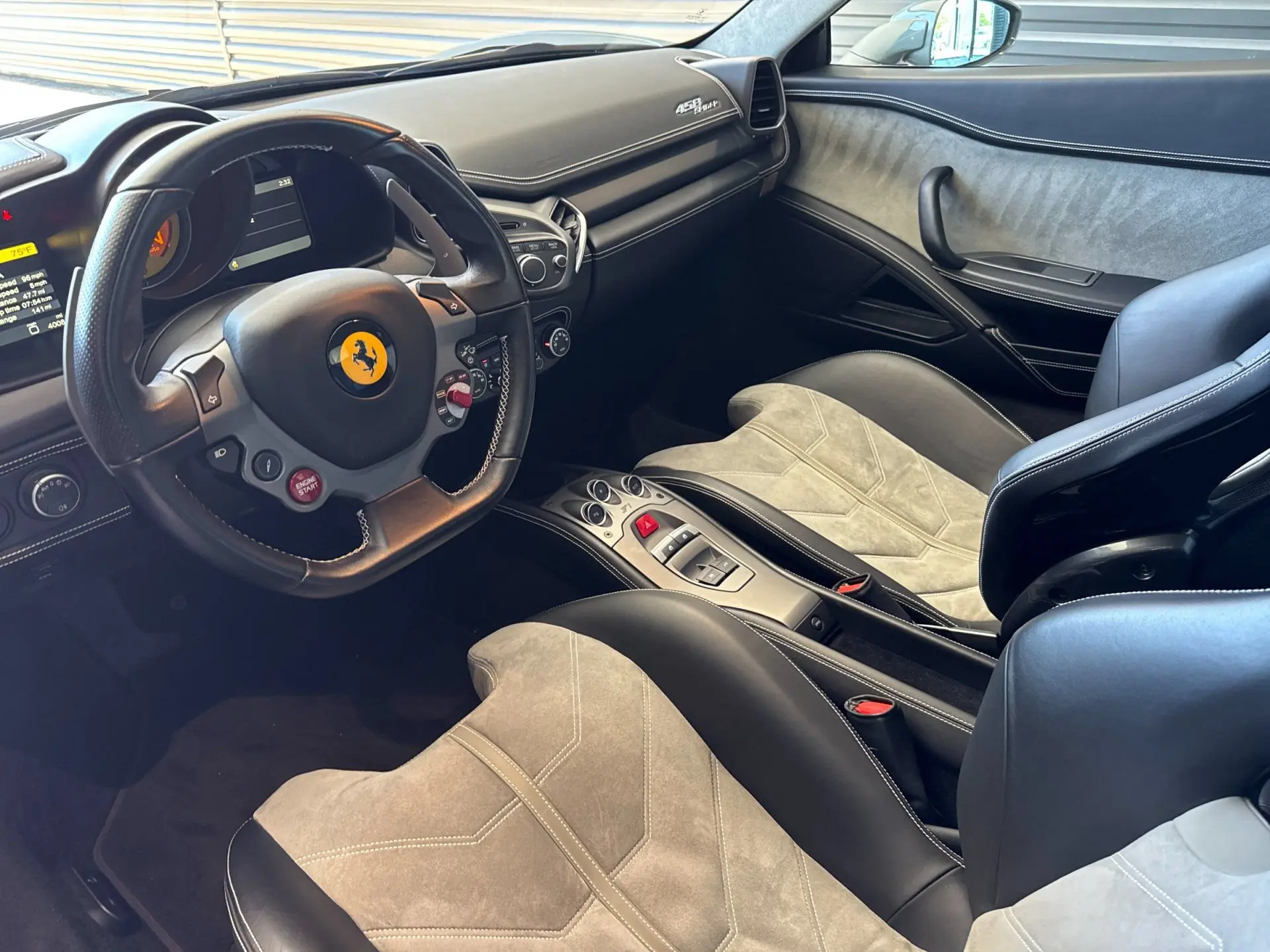 2012 Ferrari 458 Base photo 4