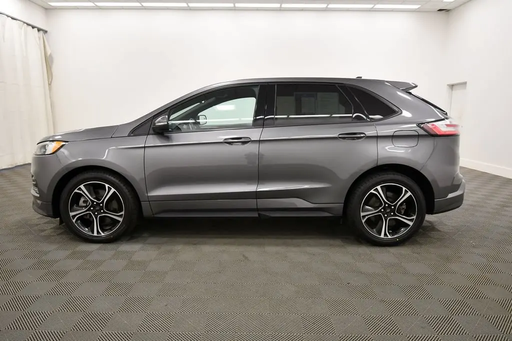 2023 Ford Edge ST AWD photo 4