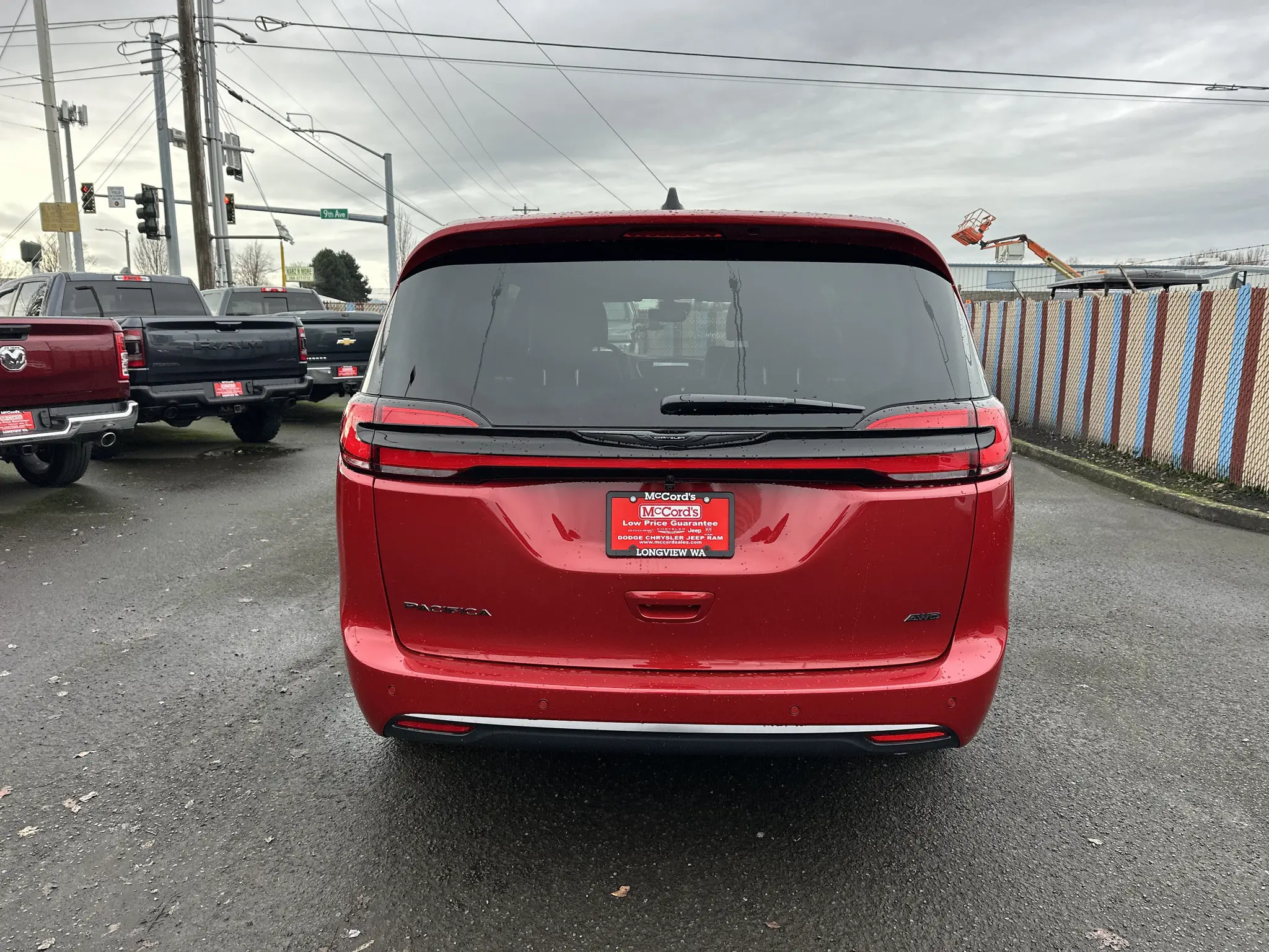 2026 Chrysler Pacifica Select AWD photo 4