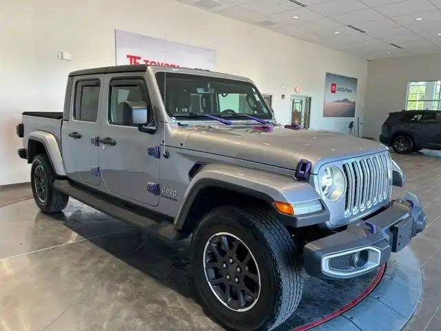 2020 Jeep Gladiator Overland's photo
