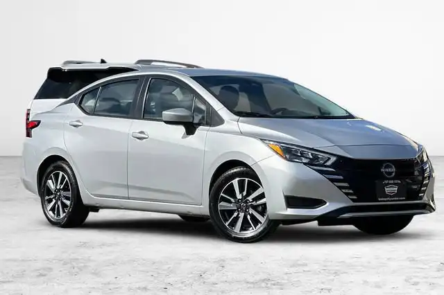 2025 Nissan Versa 1.6 SV CVT's photo