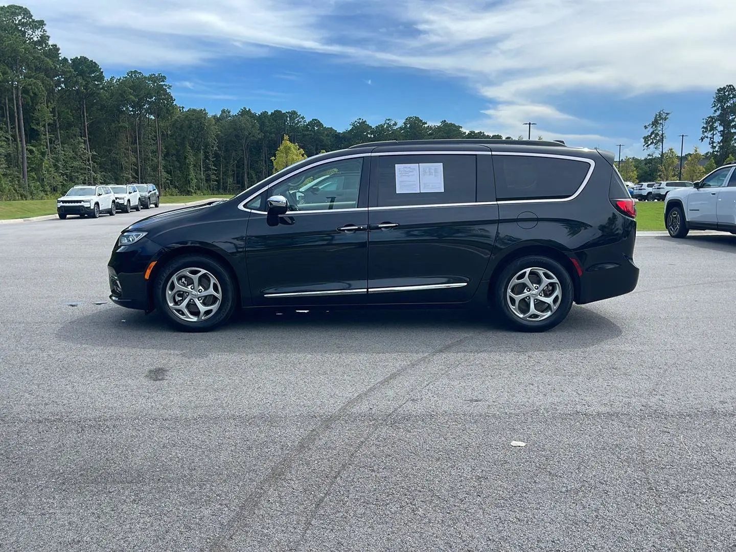 2023 Chrysler Pacifica Limited photo 5