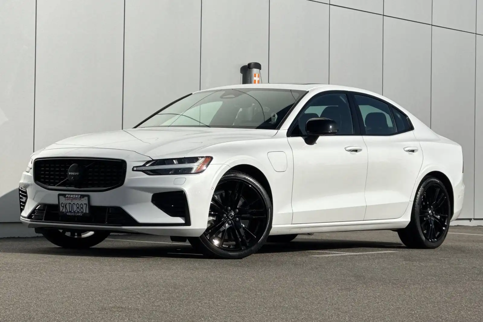 2024 Volvo S60 T8 Recharge Plus Black Edition AWD's photo