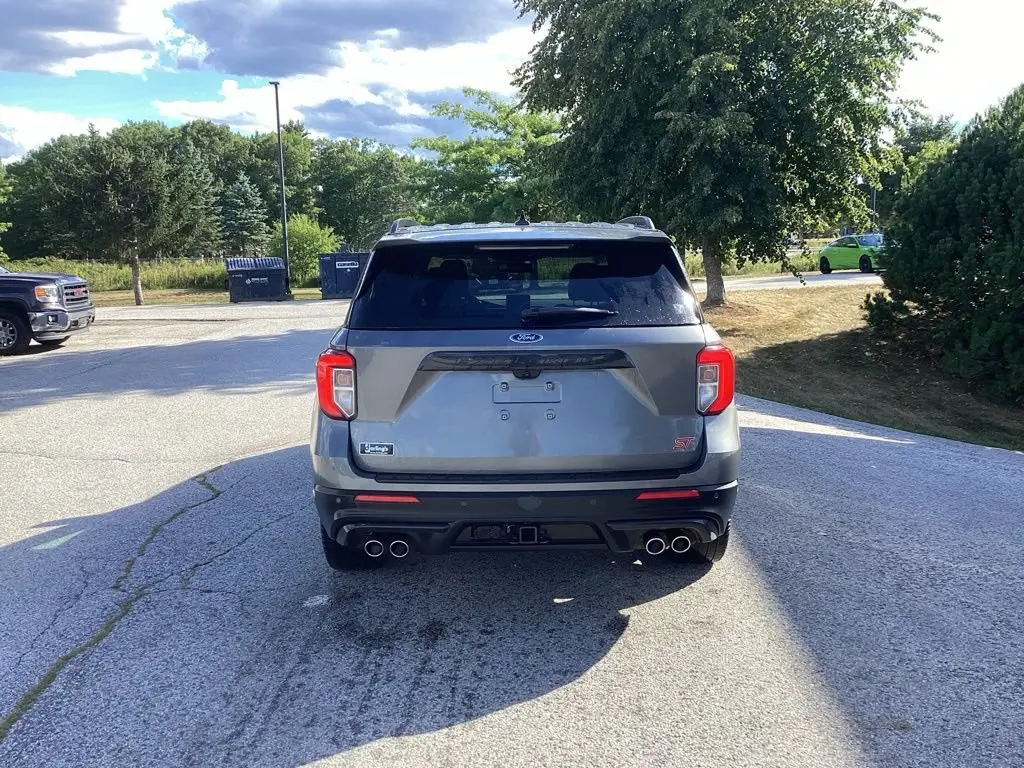 2024 Ford Explorer ST 4WD photo 5