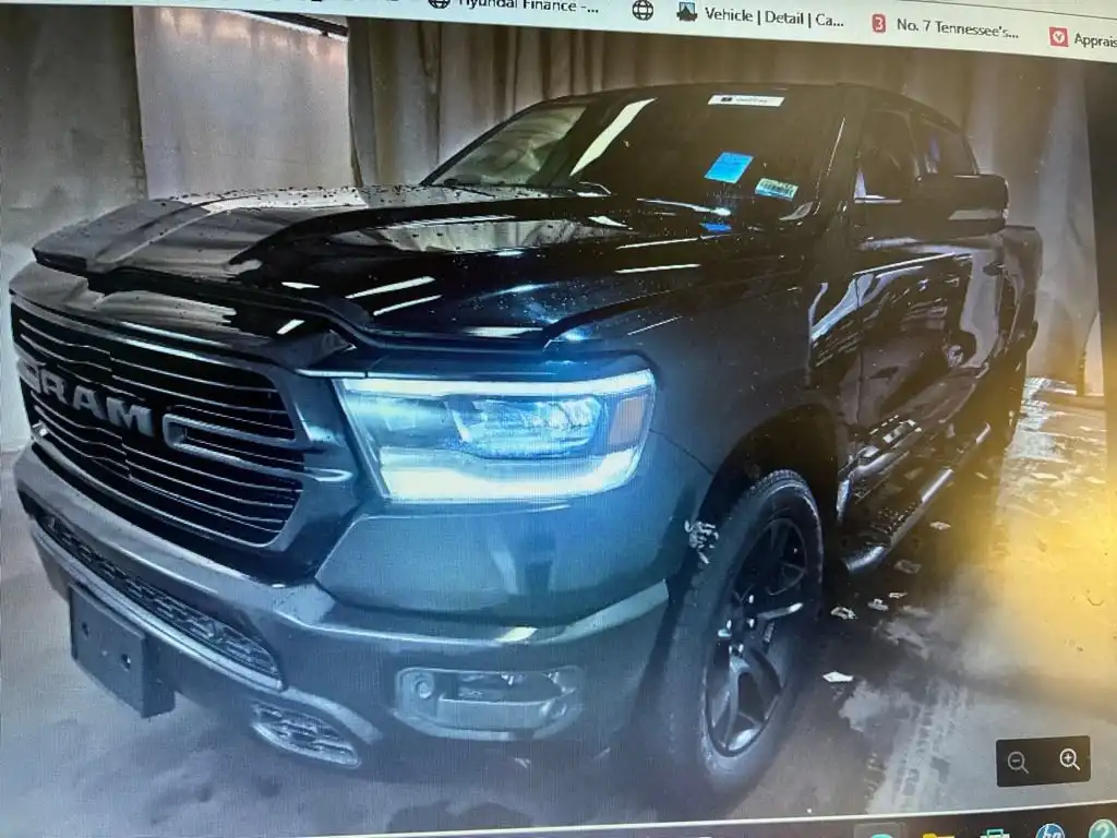 2020 RAM 1500 Big Horn/Lone Star 4x4 Crew Cab 5'7's photo