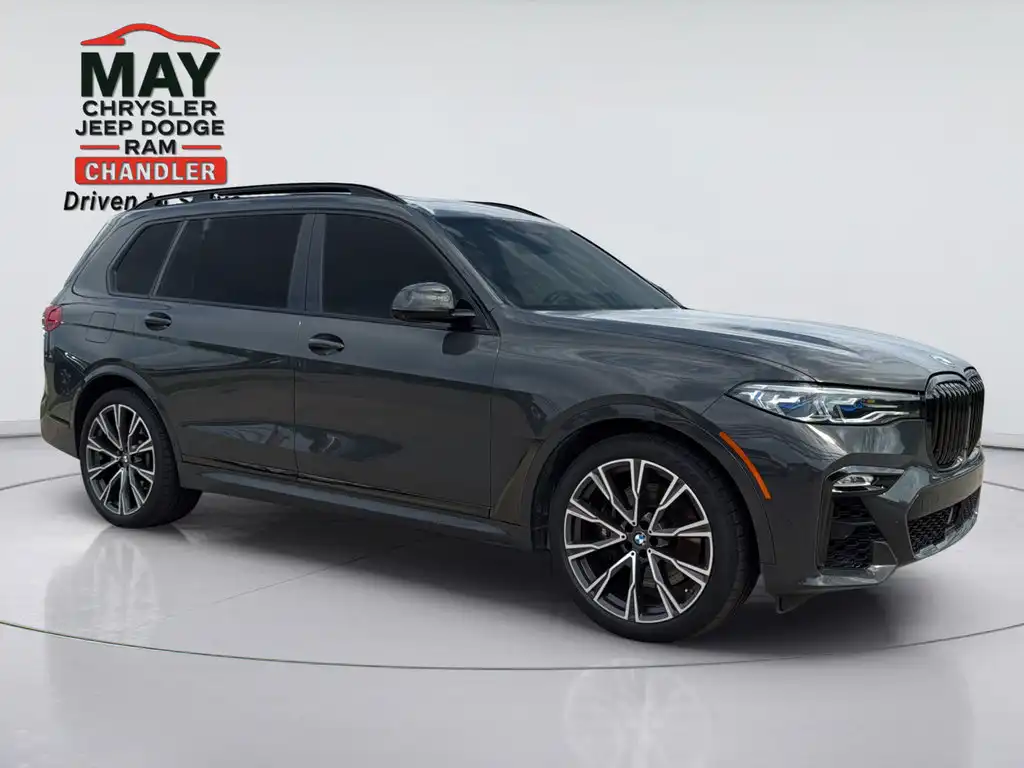 2021 BMW X7 M50i's photo