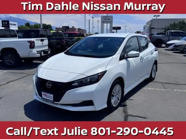 2025 Nissan Leaf S photo 5