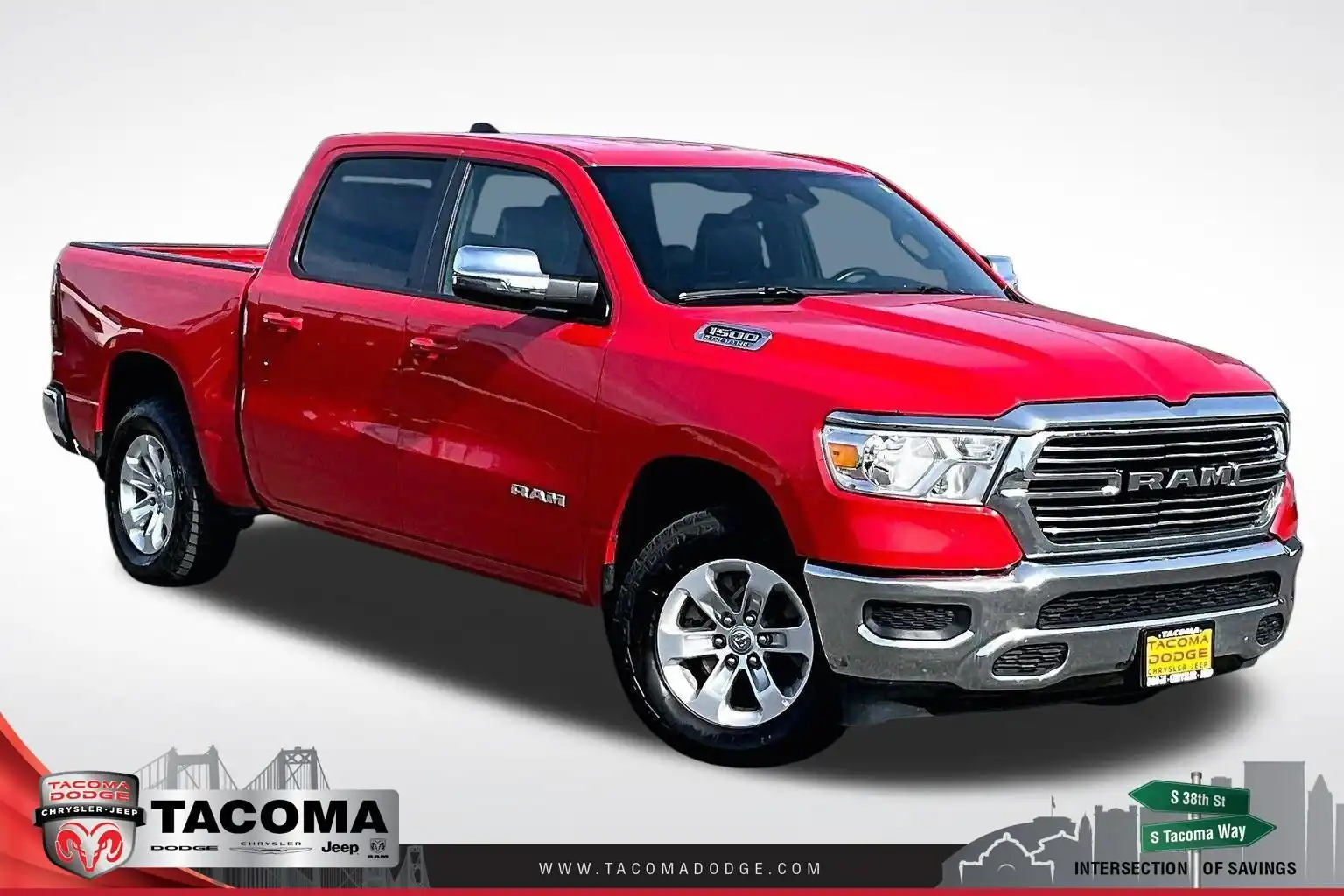 2024 RAM 1500 Laramie 4x4 Crew Cab 5'7's photo