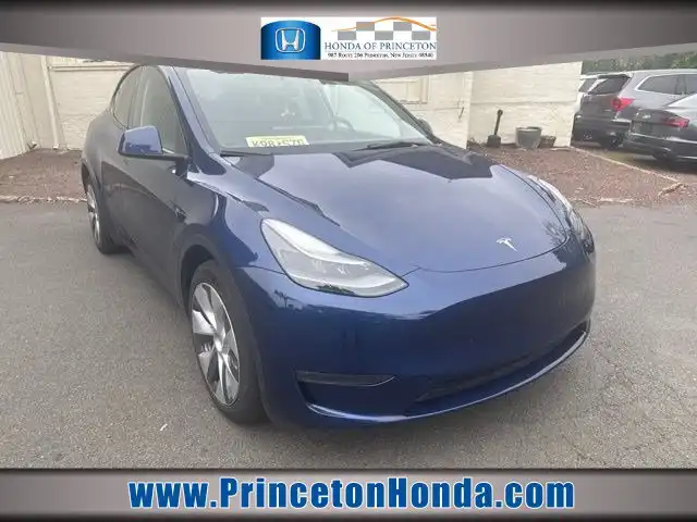 2023 Tesla Model Y Long Range Dual Motor All-Wheel Drive's photo