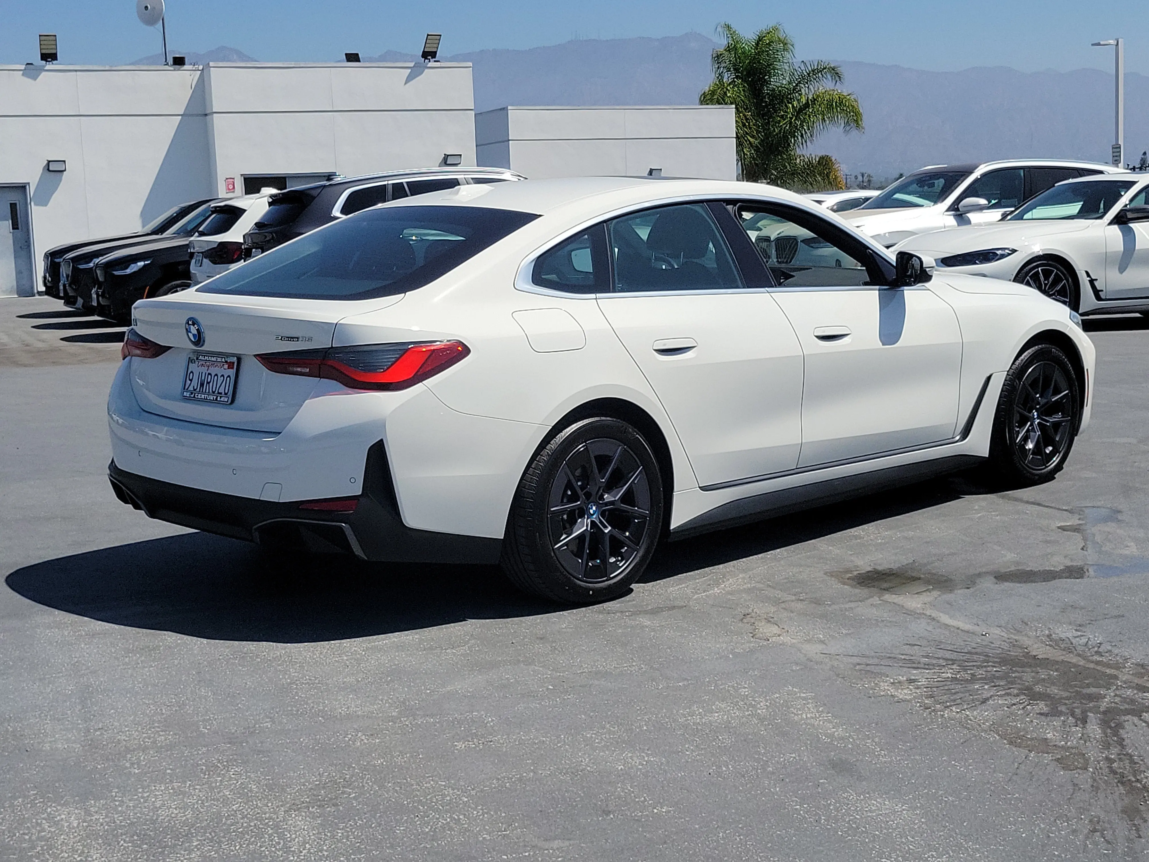 2024 BMW i4 eDrive35 photo 3