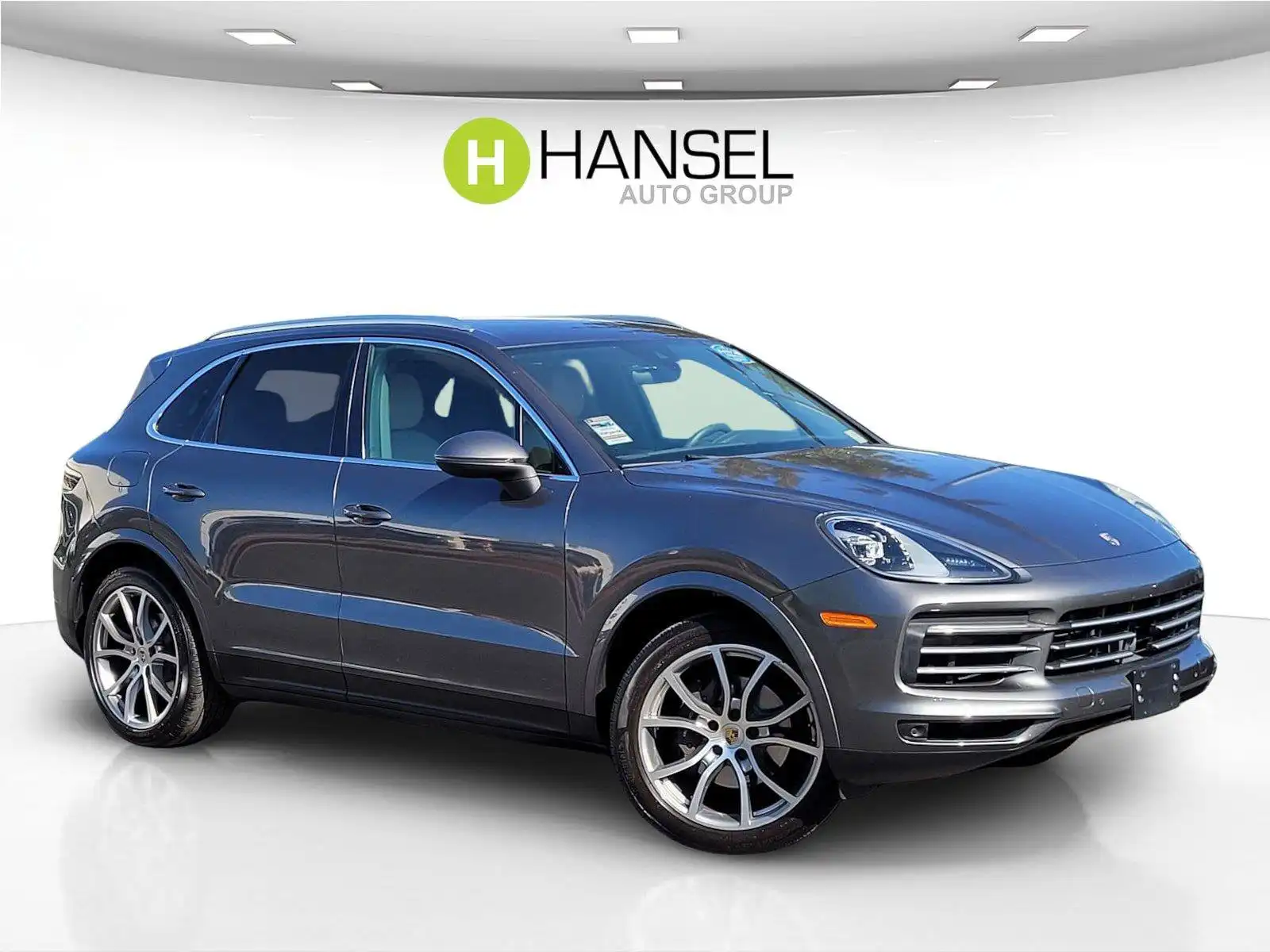 2019 Porsche Cayenne Base's photo