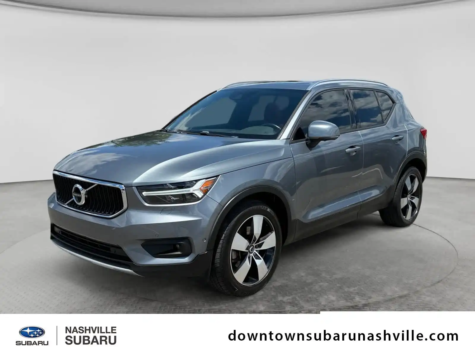 2019 Volvo XC40 T4 Momentum's photo