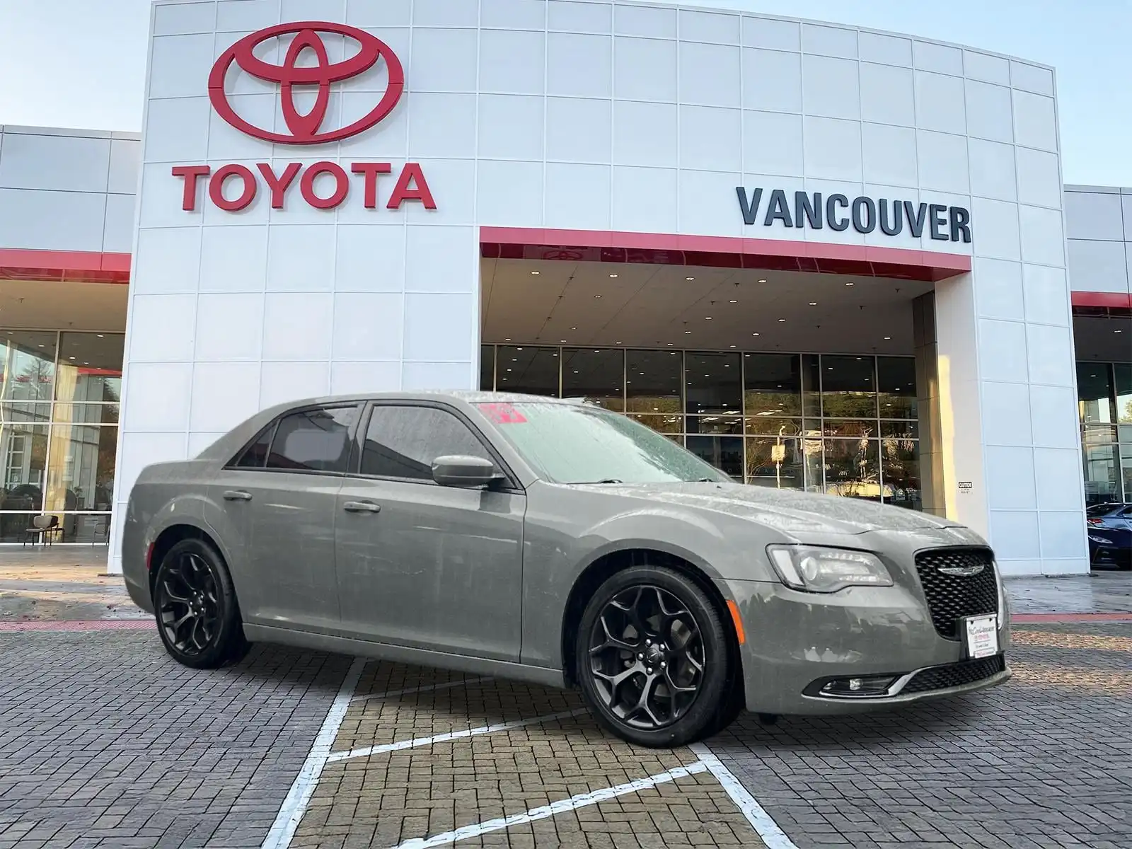 2019 Chrysler 300 S's photo