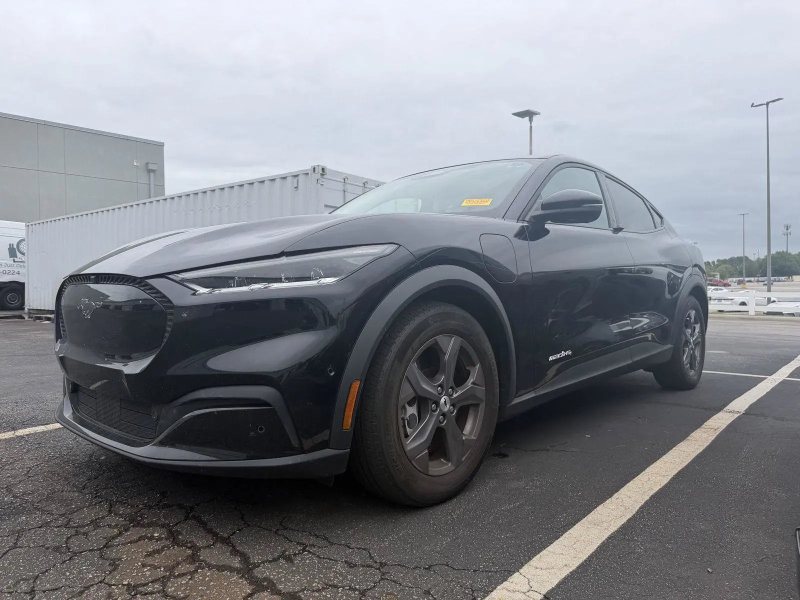 2023 Ford Mustang-Mach-e Select photo 3