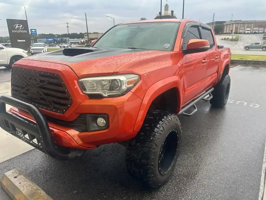2016 Toyota Tacoma TRD Sport Double Cab 4WD V6 Auto Short Bed's photo