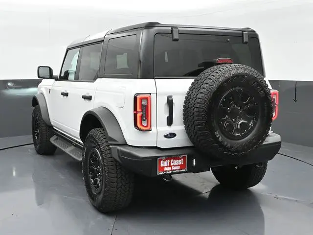 2025 Ford Bronco Badlands 4x4 photo 4