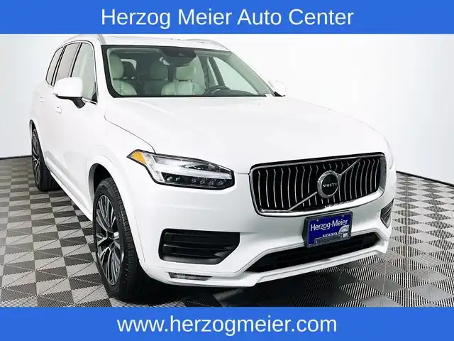 2020 Volvo XC90 T6 Momentum AWD's photo