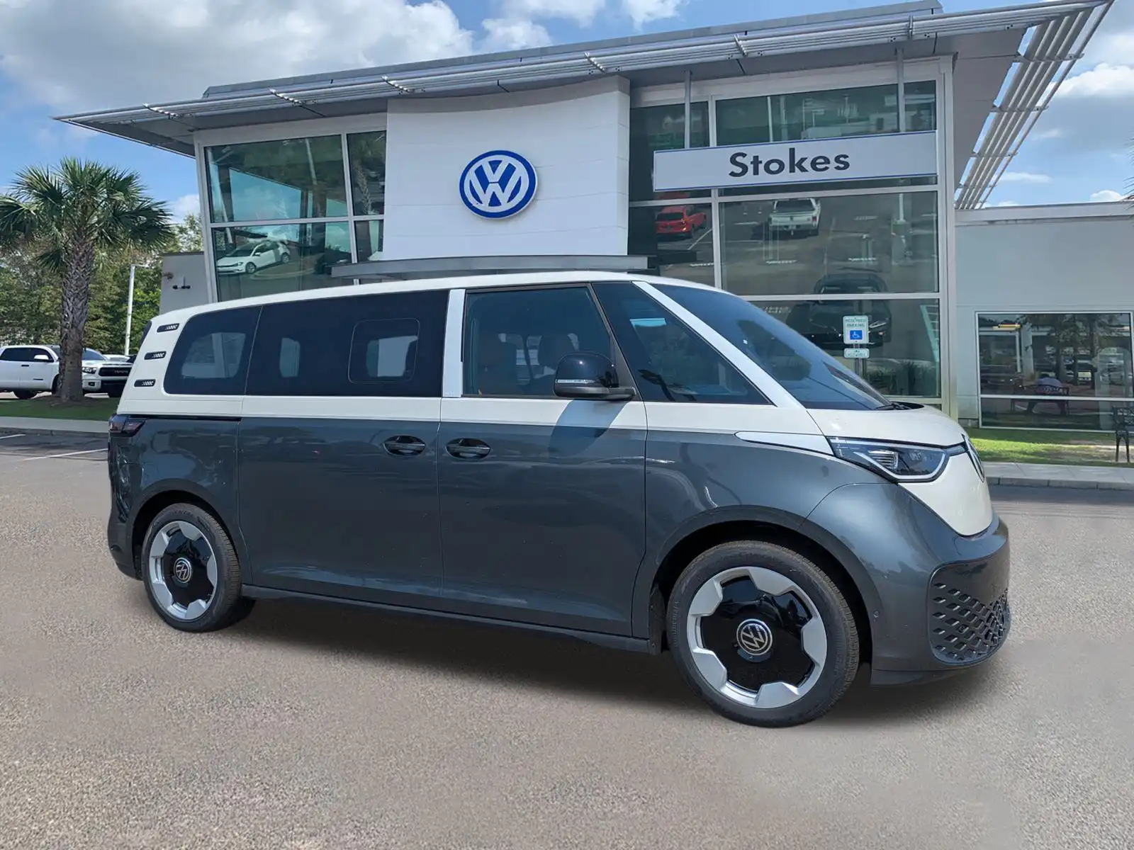 2025 Volkswagen ID. Buzz Pro S's photo