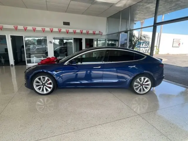 2019 Tesla Model 3 Standard Range Plus photo 4