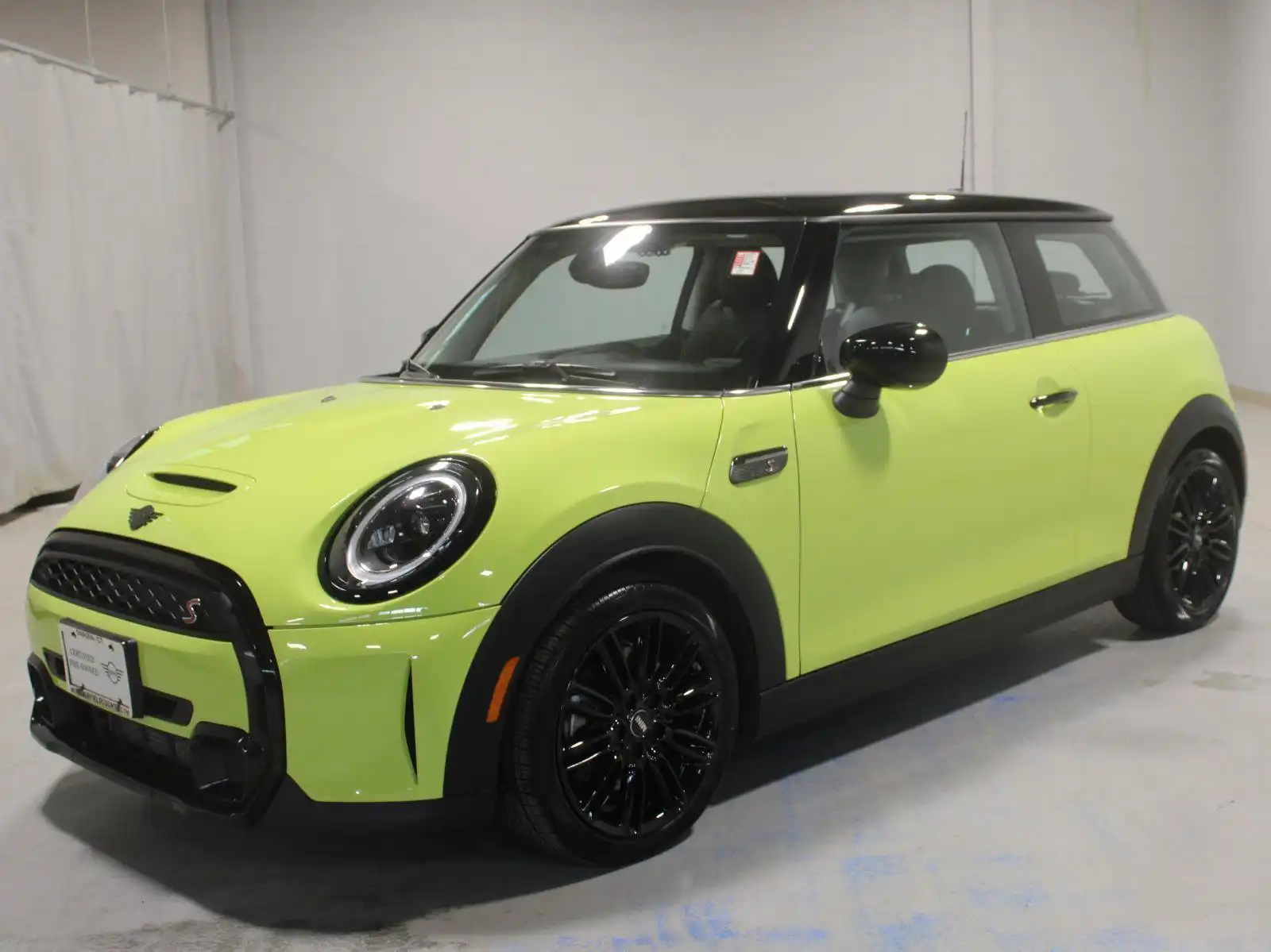 2024 MINI Hardtop Cooper S's photo