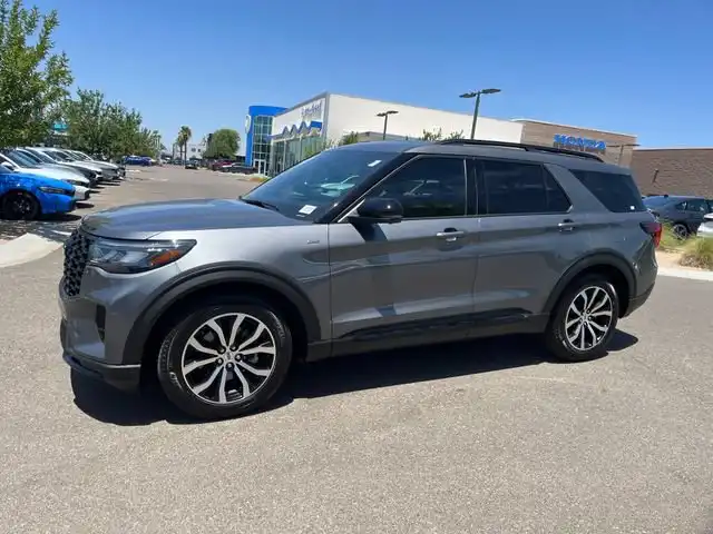 2025 Ford Explorer ST-LINE RWD (PL535)'s photo