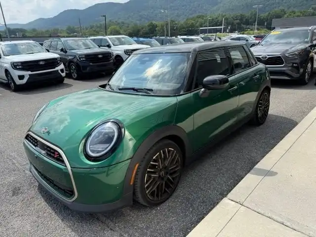 2025 MINI Hardtop Cooper S's photo