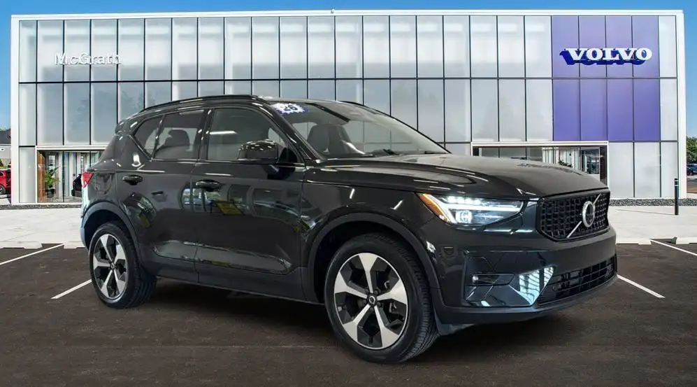 2026 Volvo XC40 B5 Plus Dark AWD's photo