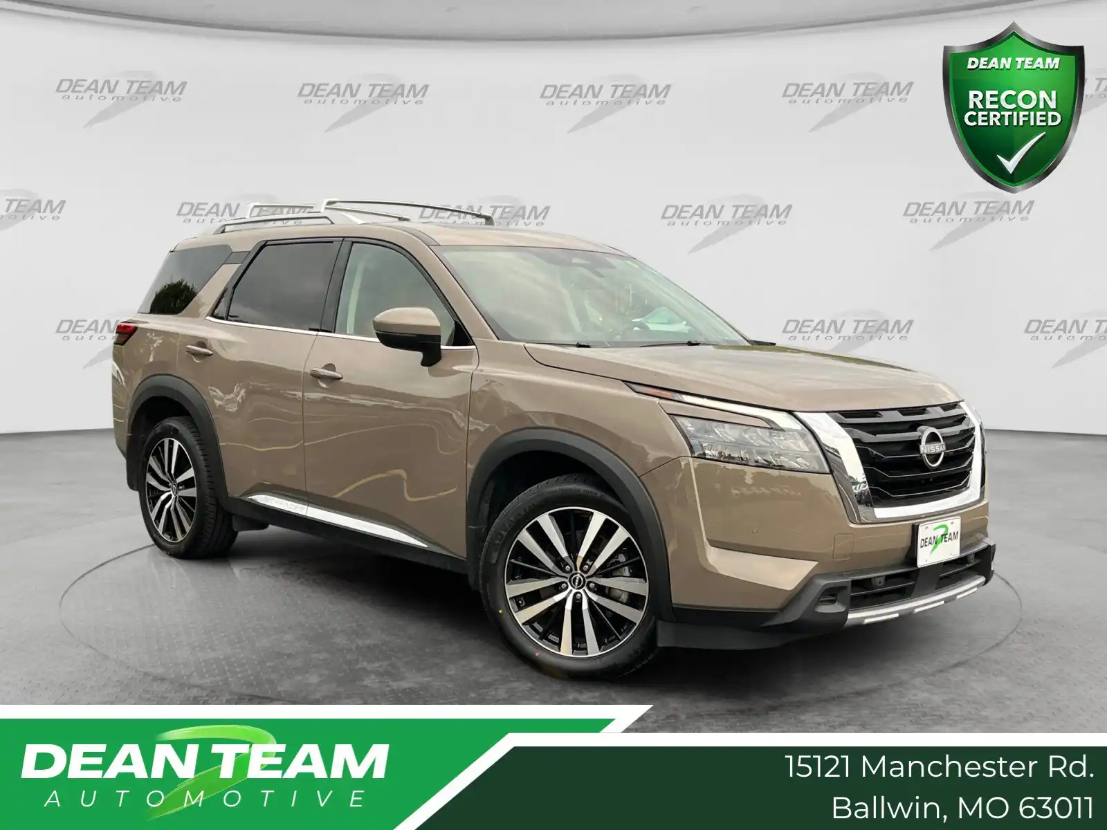 2025 Nissan Pathfinder Platinum 4WD's photo