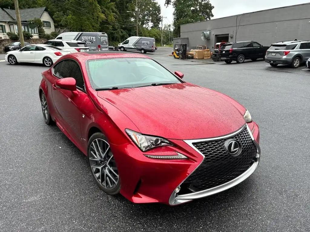 2016 Lexus RC 350 200t's photo