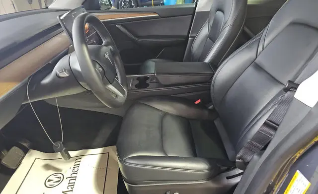2023 Tesla Model Y Long Range Dual Motor AWD photo 3