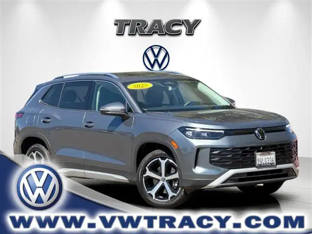 2025 Volkswagen Tiguan 2.0T SE 4Motion's photo