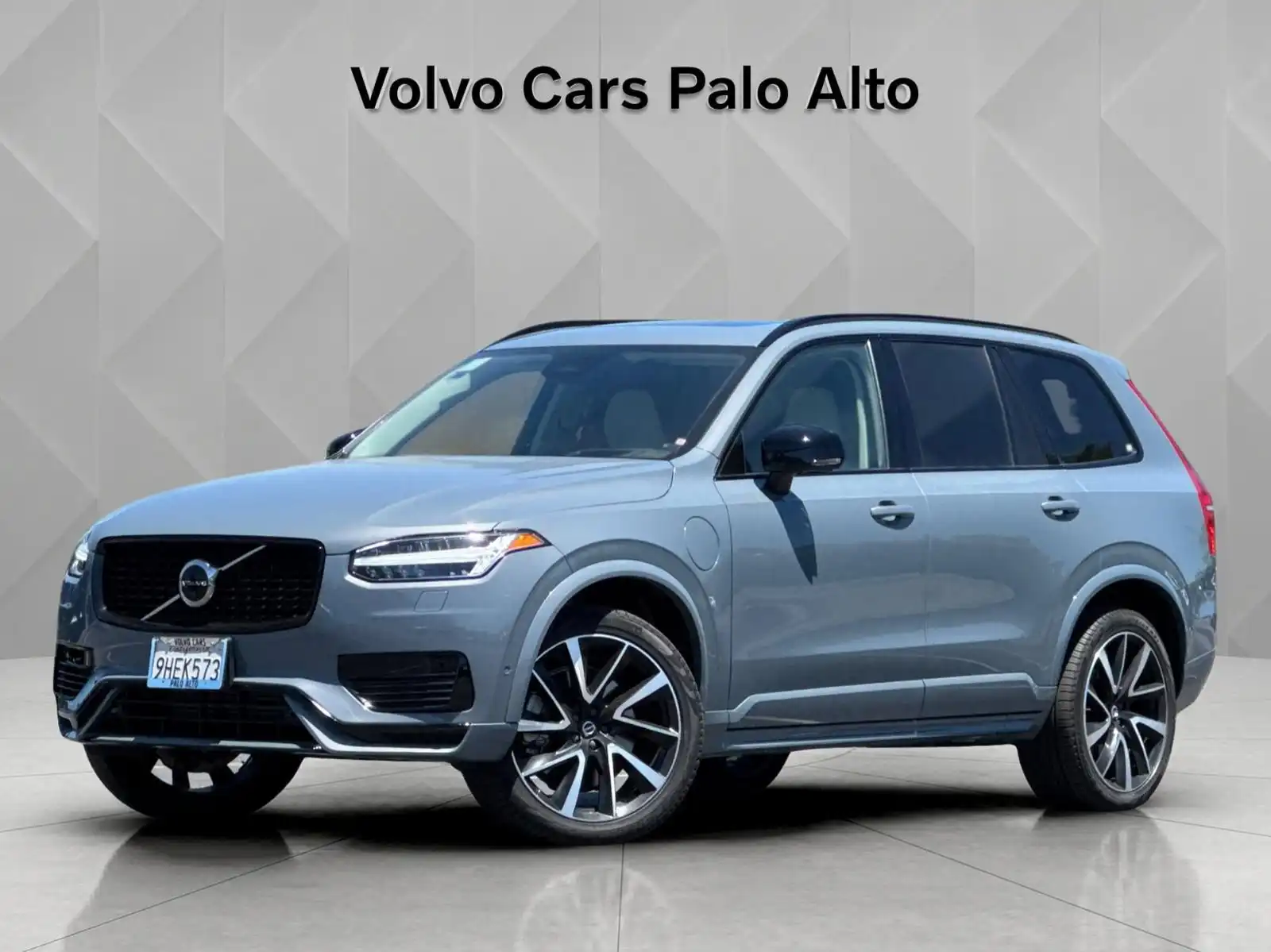 2023 Volvo XC90 T8 Ultimate Dark Theme 7-Seater 4WD's photo