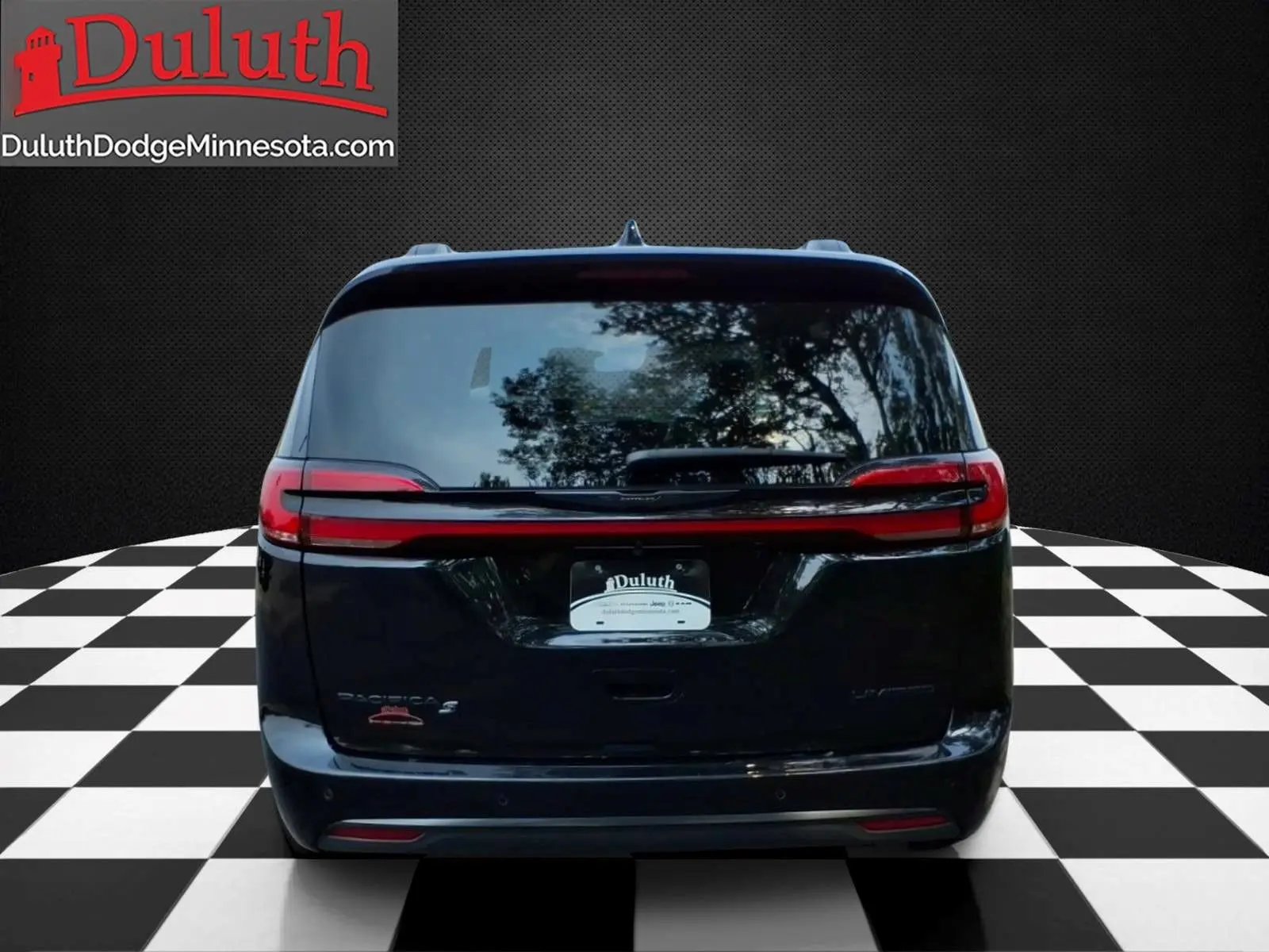2026 Chrysler Pacifica Limited photo 4