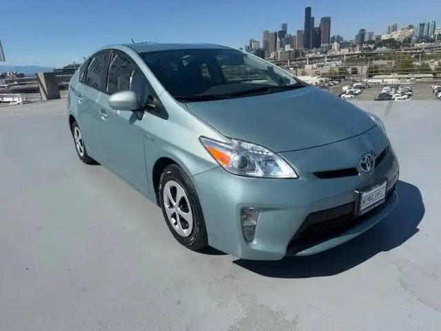 2014 Toyota Prius Two's photo
