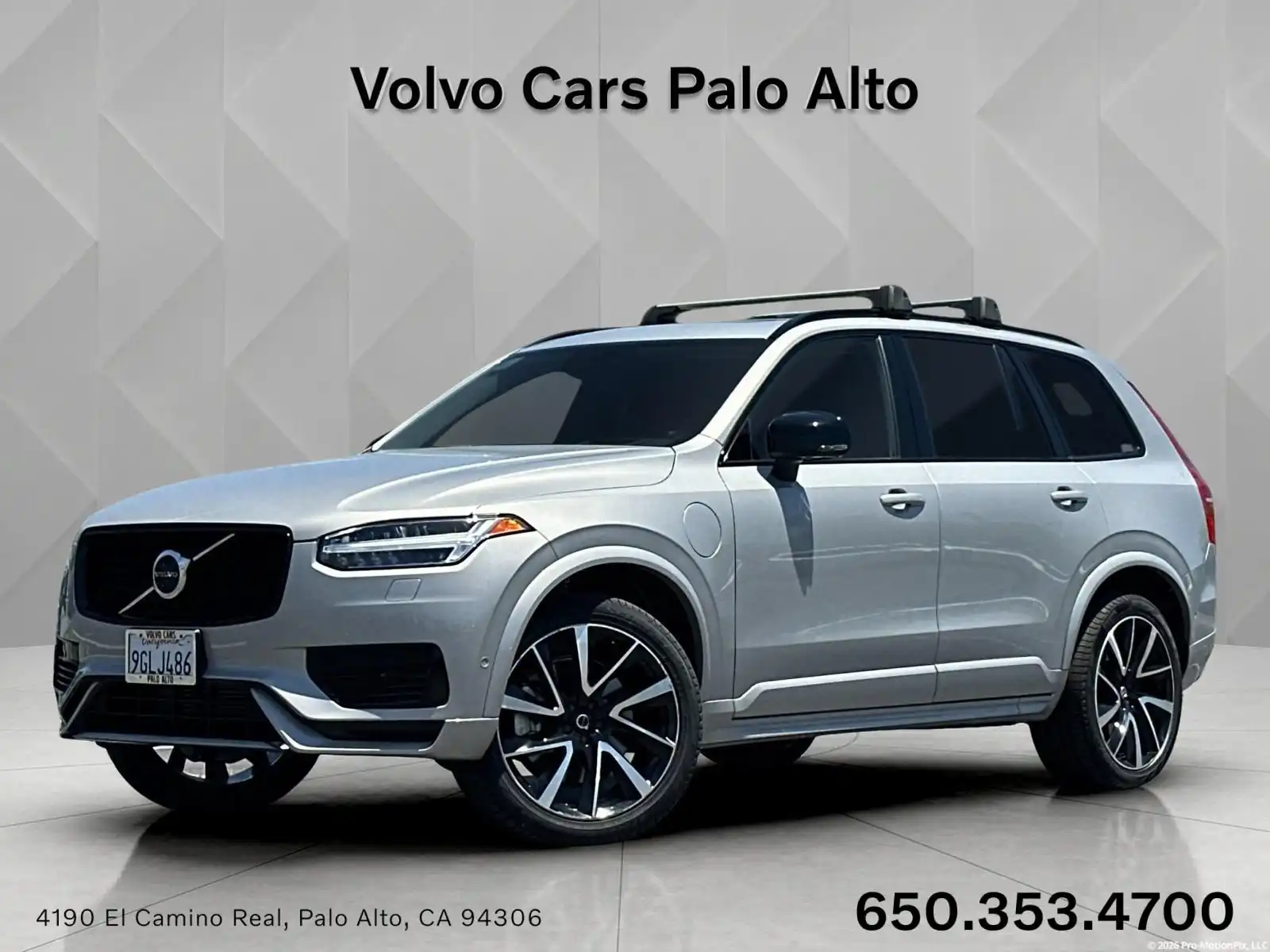 2023 Volvo XC90 T8 Ultimate Dark Theme 7-Seater 4WD's photo