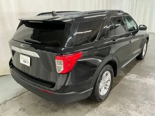 2023 Ford Explorer XLT RWD photo 3