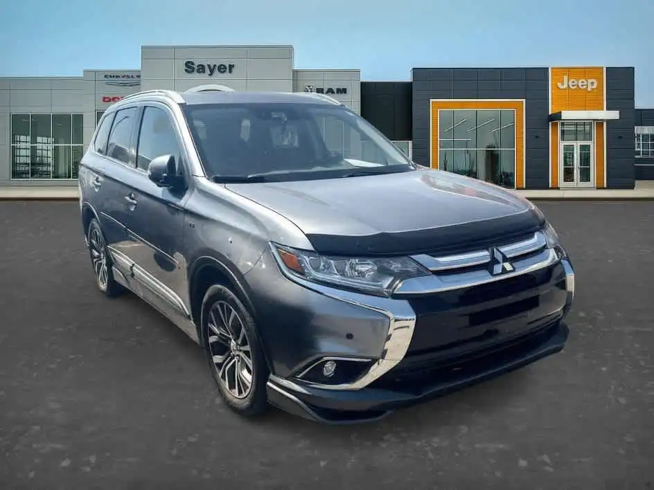 2017 Mitsubishi Outlander GT S-AWC's photo