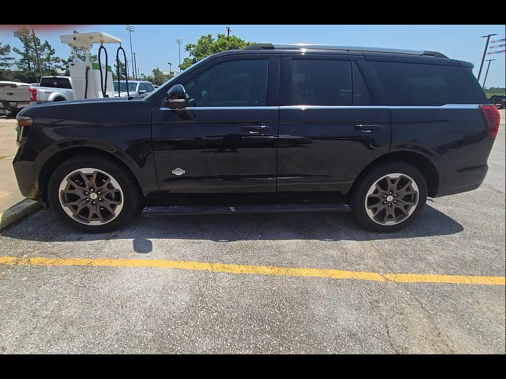 2025 Ford Expedition King Ranch 4X4's photo
