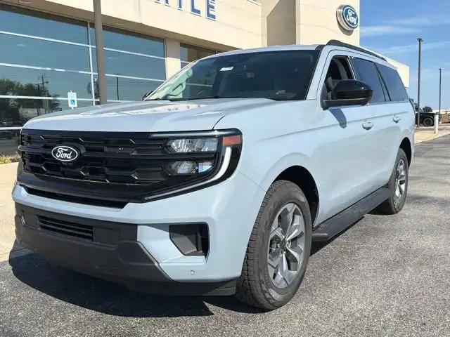 2027 Ford Expedition Active 4WD's photo