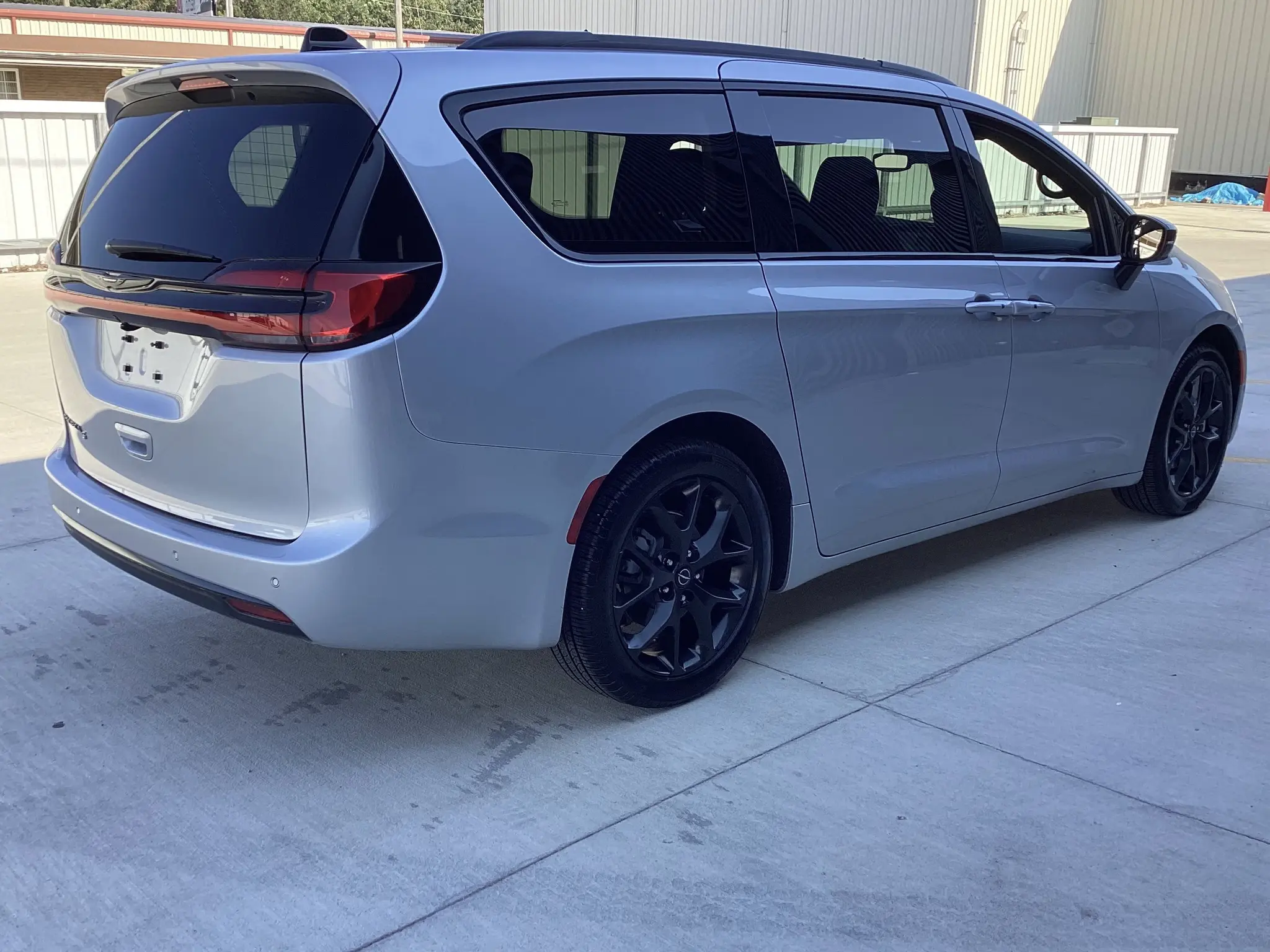 2026 Chrysler Pacifica Select photo 5