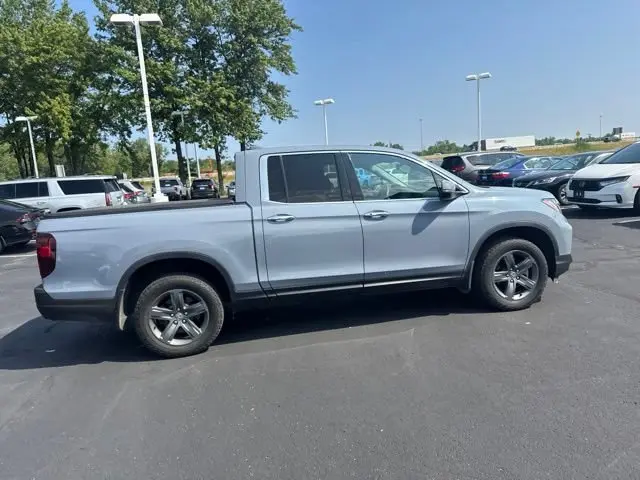 2023 Honda Ridgeline RTL-E AWD photo 4